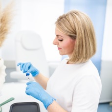 Dr. med. Julia Högg 